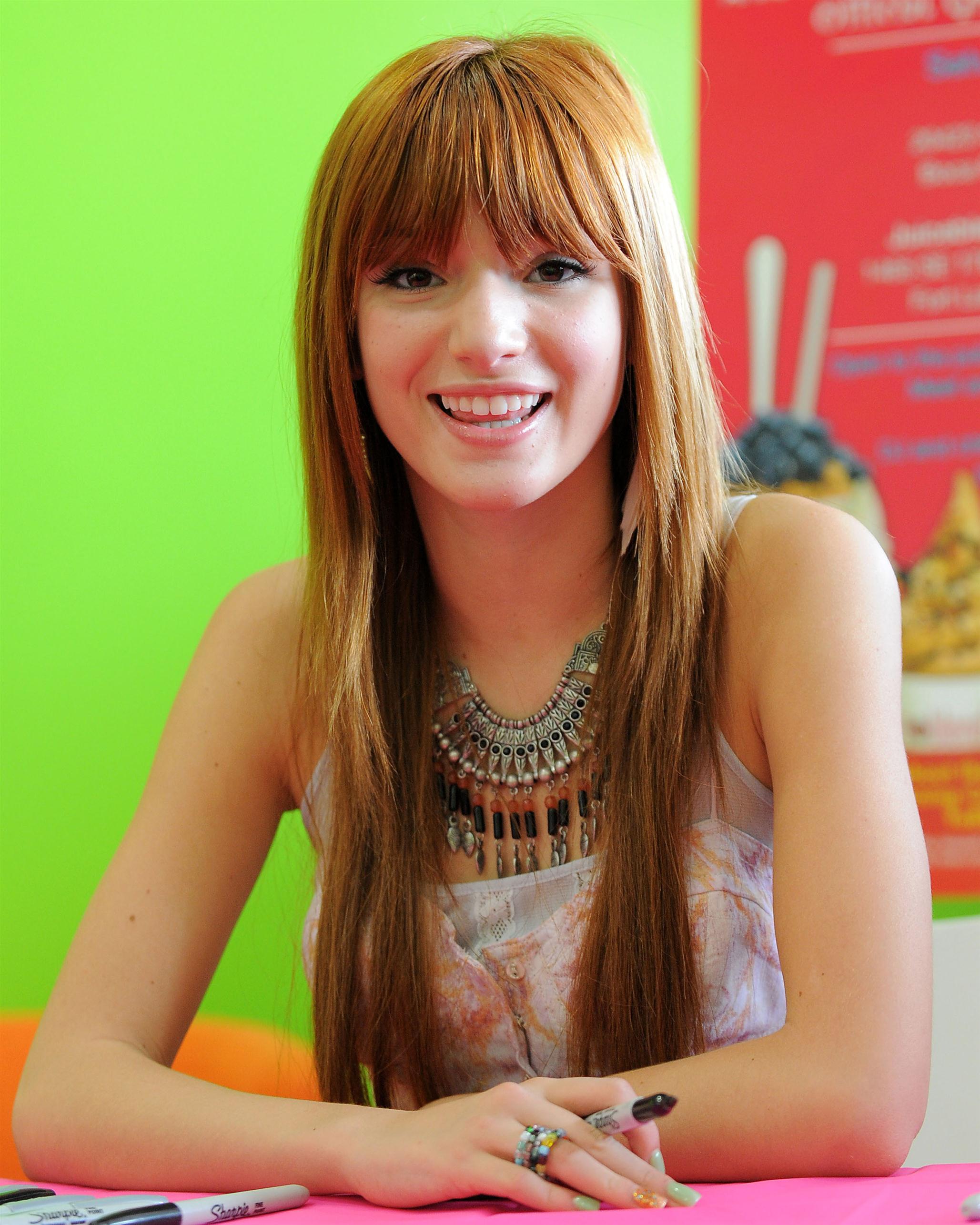 Bella Thorne hosts the Grand Opening of YoBlendz | Picture 66706